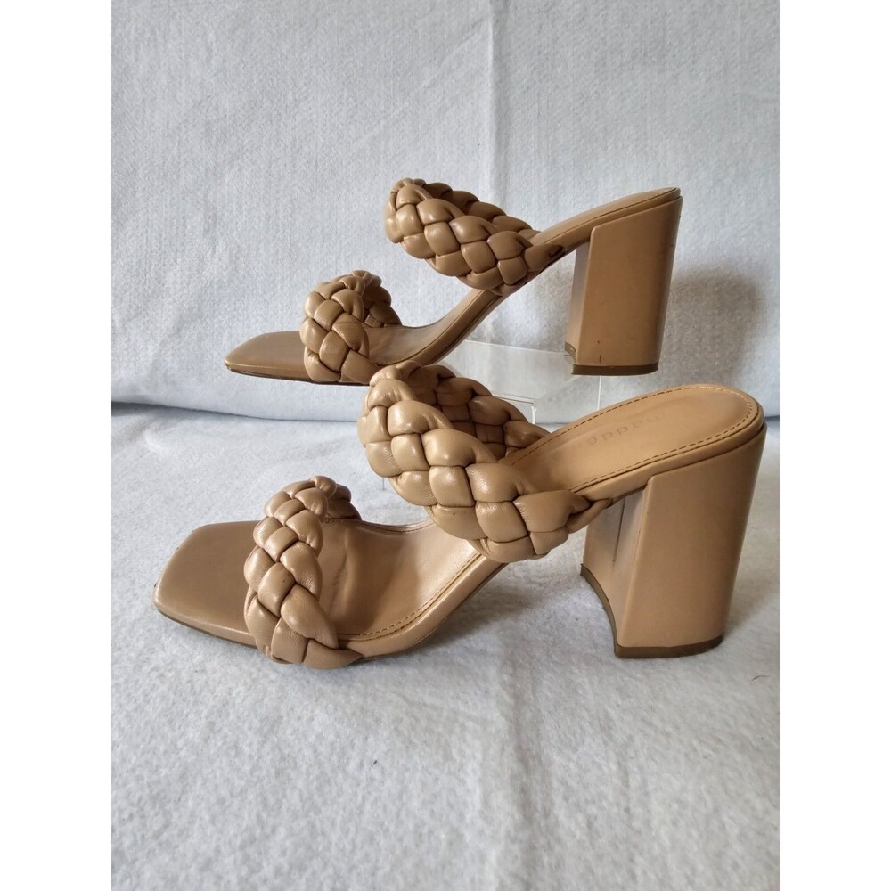 Steve Madden Beige Block Heel Sandals Womens 10M Square Open Toe Slip On